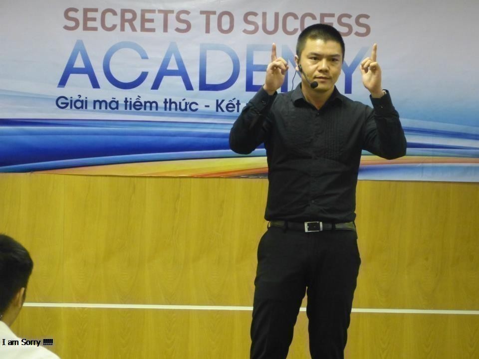 Dien gia Pham Ngoc Anh